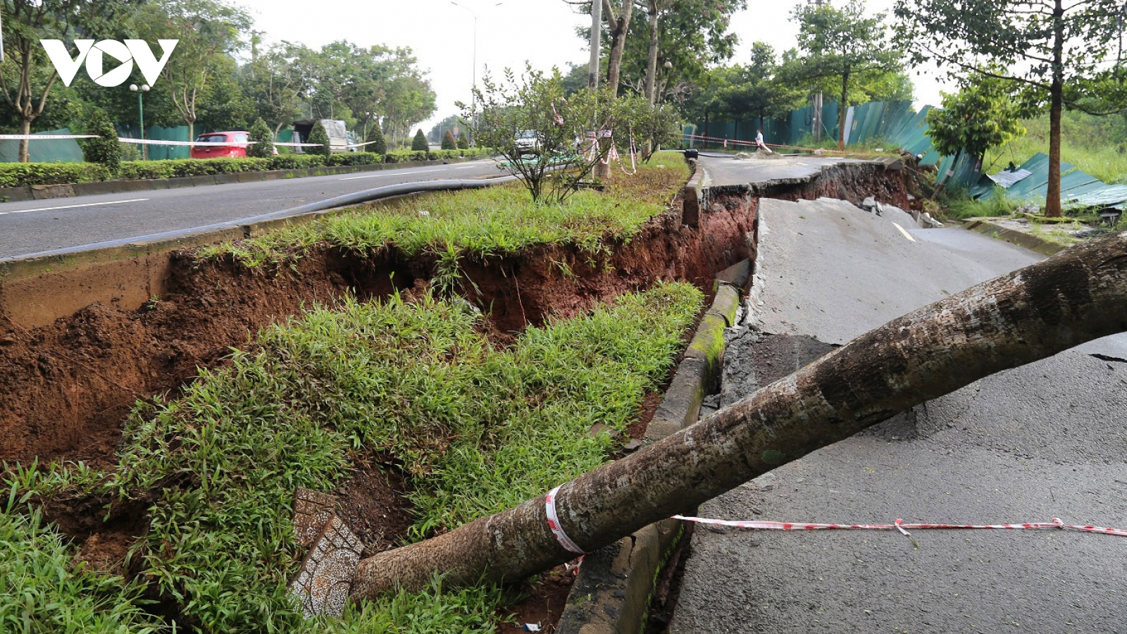 Phát hiện dòng chảy ngầm dưới đoạn sụt lún đường Hồ Chí Minh qua Đắk Nông