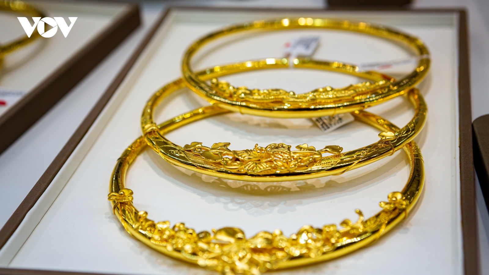 Giá vàng hôm nay 25/10: Vàng trong nước đứng giá ở mức 70,6 triệu đồng/lượng