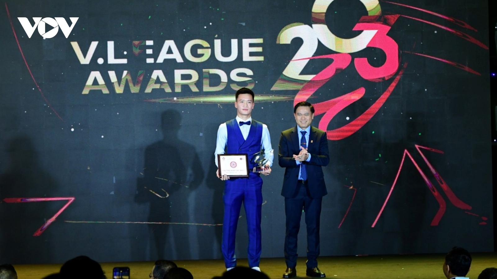 V-League Awards 2023: Hoàng Đức nhận danh hiệu cầu thủ xuất sắc nhất