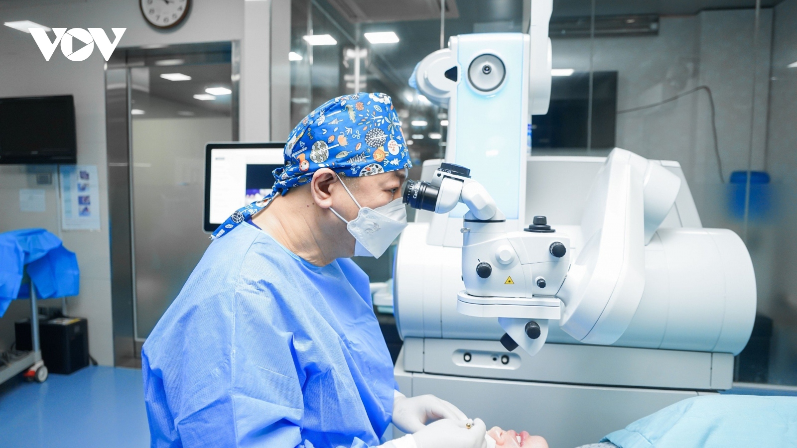 BV Mắt quốc tế DND sở hữu máy phẫu thuật khúc xạ hiện đại nhất thế giới VISUMAX 800