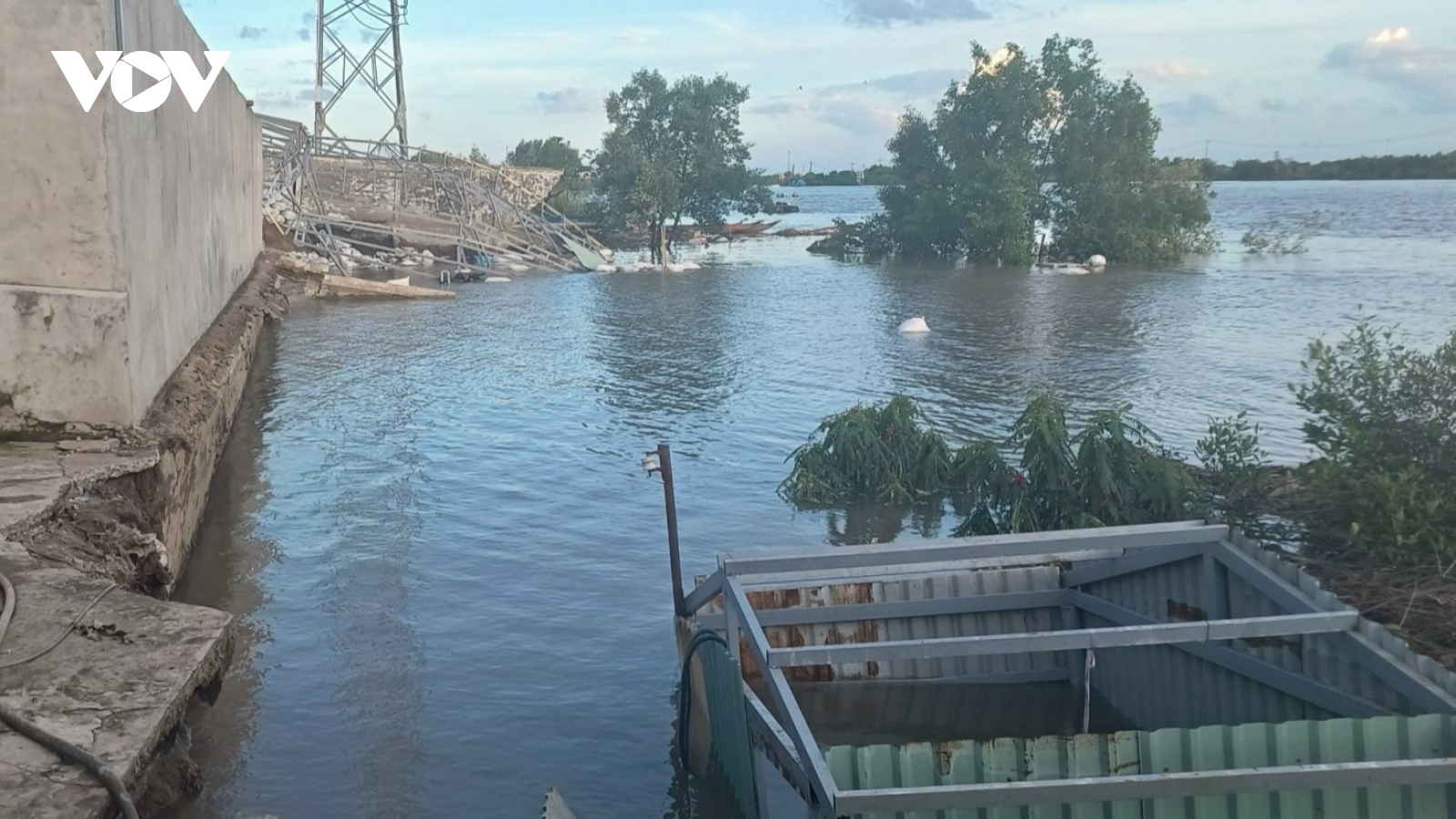 Sạt lở bờ sông, bờ biển ở Bạc Liêu, thiệt hại gần 10 tỷ đồng