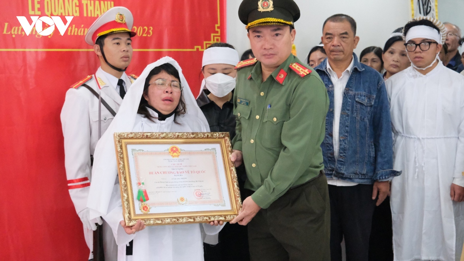 Trao Huân chương Bảo vệ Tổ quốc cho 3 CSGT hy sinh ở đèo Bảo Lộc