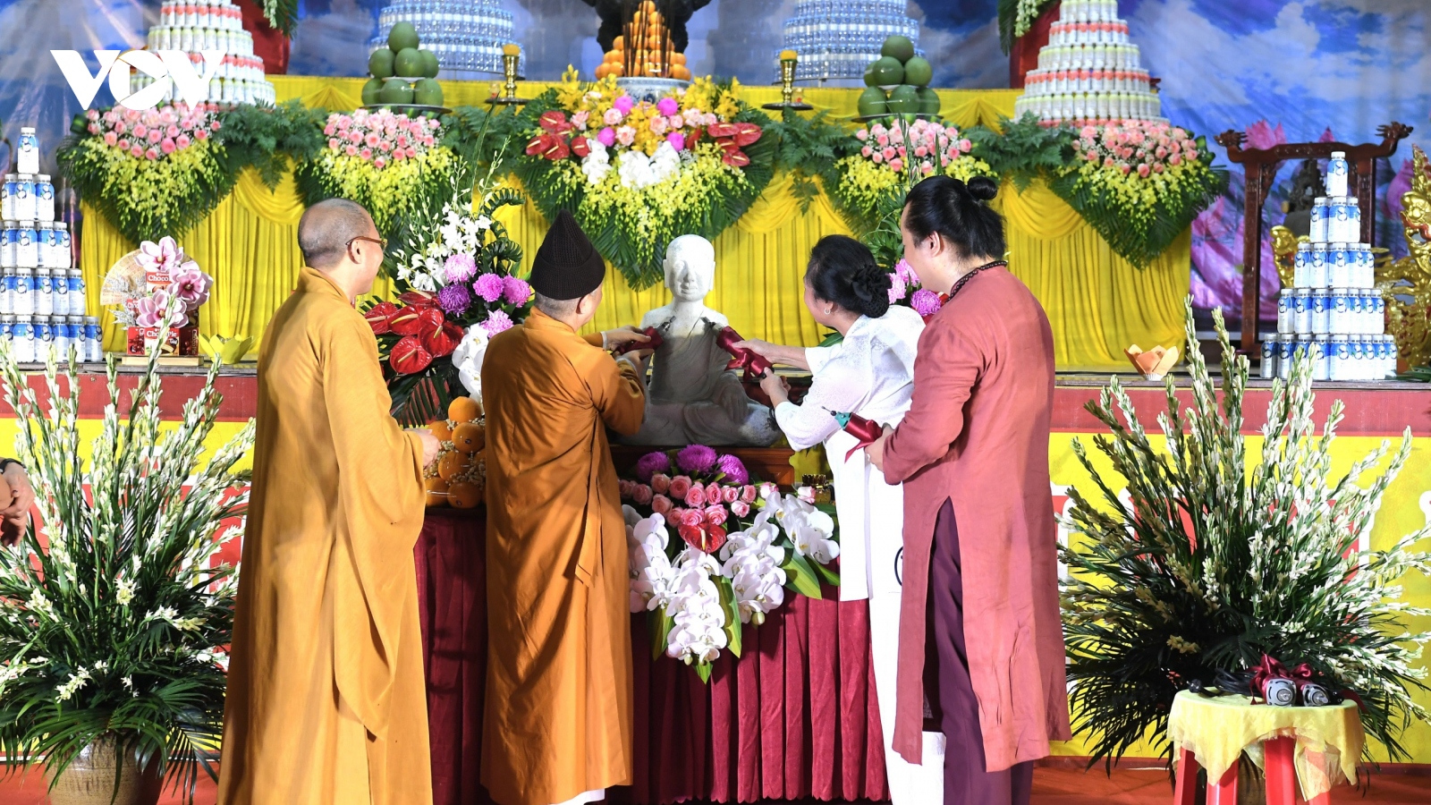 Tái khởi công chế tác tượng Phật bằng ngọc quý lớn nhất thế giới tại Yên Tử