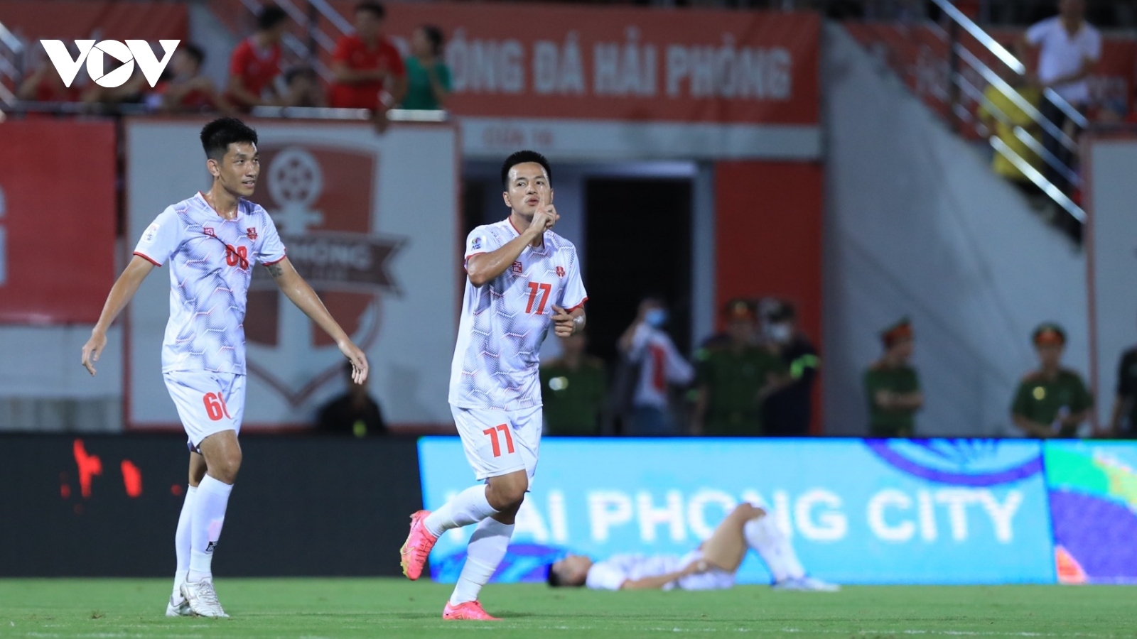 CLB Hải Phòng “đè bẹp” đội bóng của Indonesia ở AFC Cup