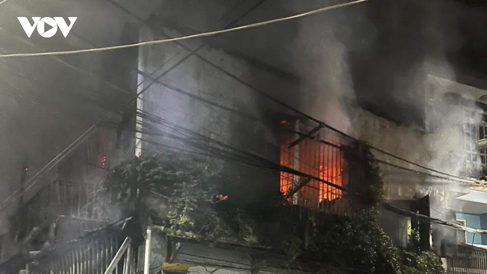 6 người trong gia đình ở Đà Nẵng thoát khỏi vụ cháy nhà nhờ đường luồng phía sau