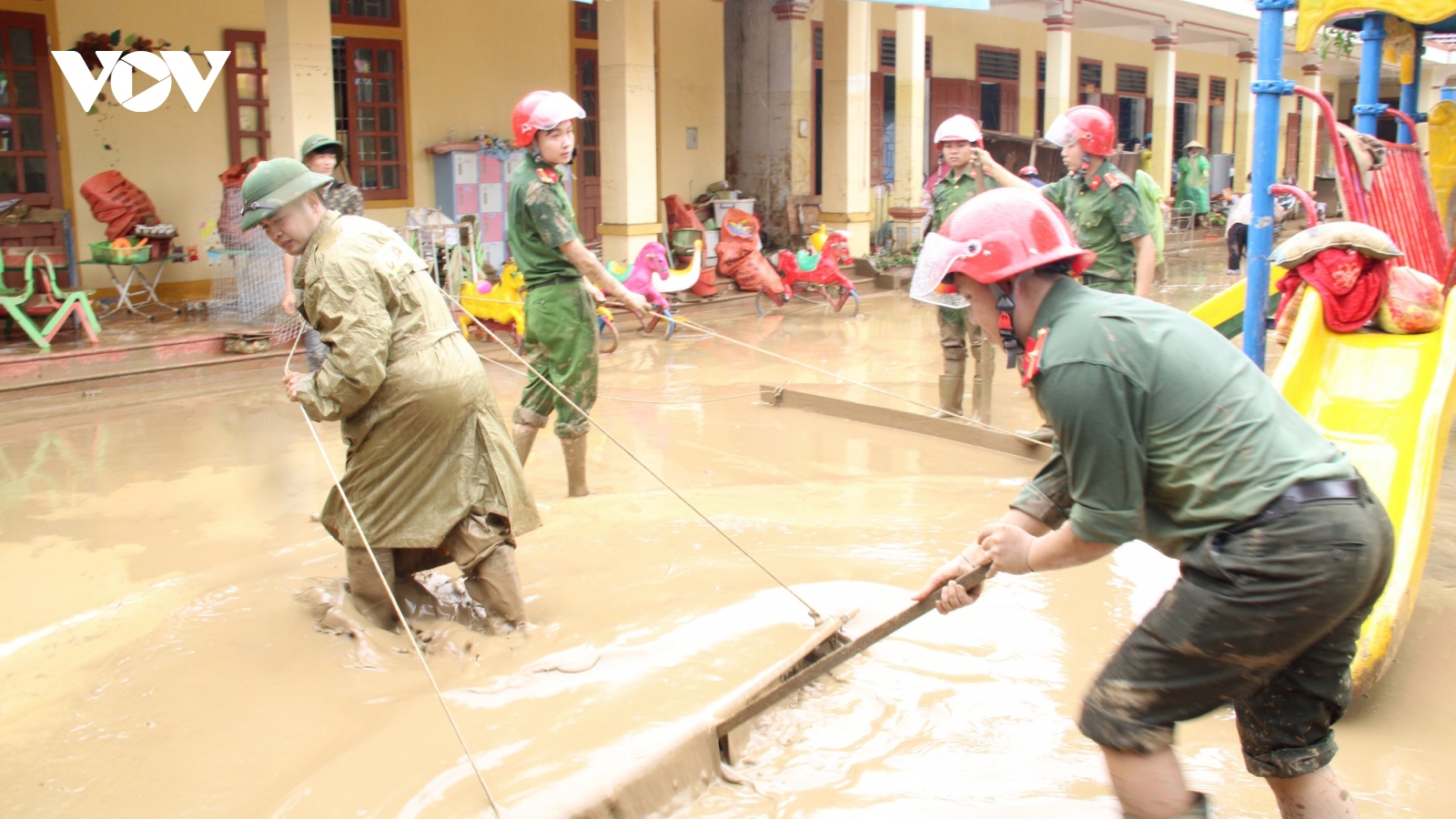 Huyện Quỳ Châu (Nghệ An) huy động tổng lực khắc phục hậu quả mưa lũ