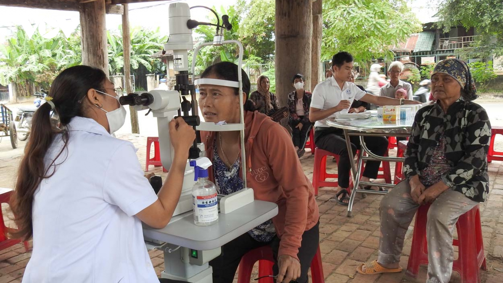 Tích cực chăm lo sức khỏe cho đồng bào dân tộc thiểu số ở Kon Tum