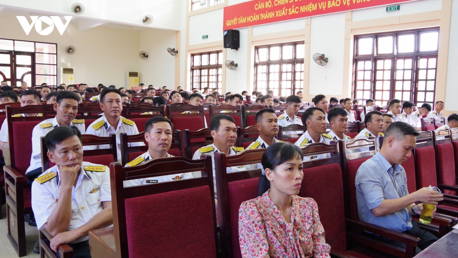 Đại biểu HĐND tỉnh Khánh Hoà tiếp xúc cử tri huyện Trường Sa