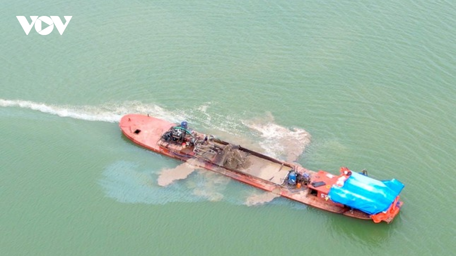 Khai thác, vận chuyển cát trái phép tại thủy điện Ia Ly, Gia Lai