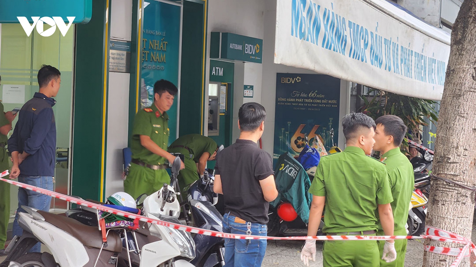 Cướp ngân hàng, đâm nhân viên bảo vệ ở Đà Nẵng