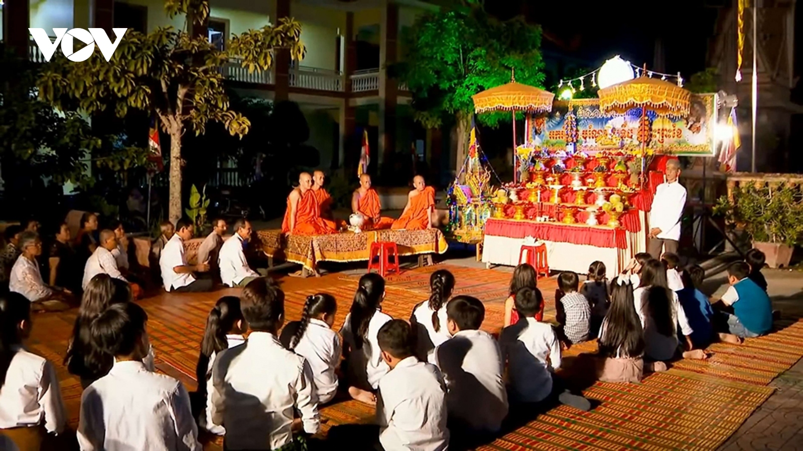 Tuần lễ văn hóa, du lịch - liên hoan ẩm thực Nam bộ gắn với lễ hội Ok om bok