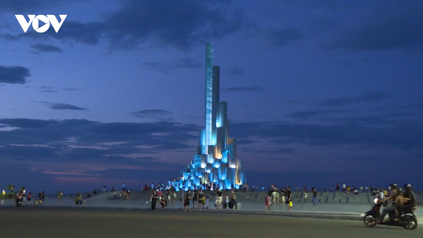 Tháp Nghinh Phong được bình chọn là Công trình du lịch thành phố hàng đầu thế giới 2023