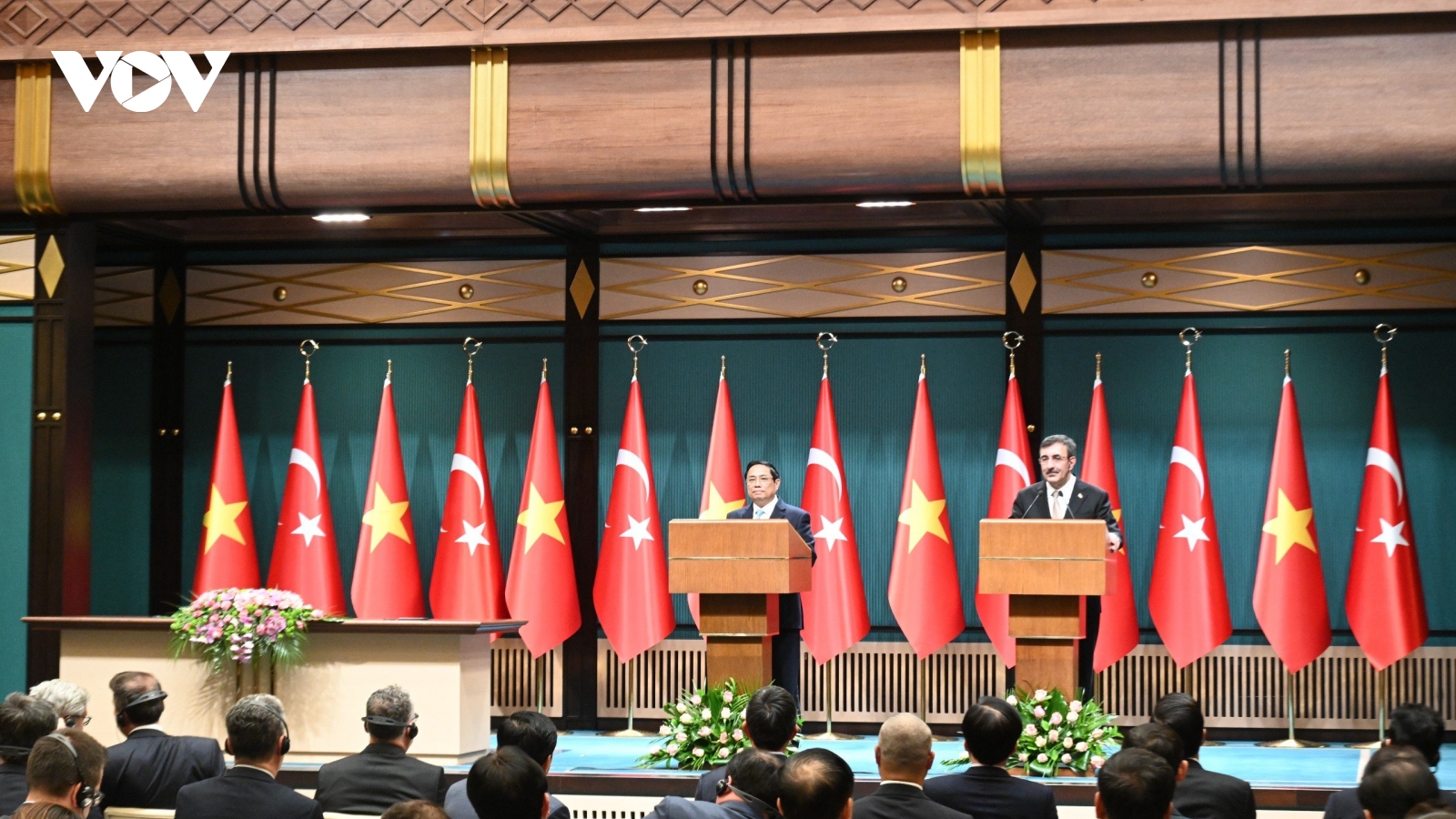 Thủ tướng Phạm Minh Chính và Phó Tổng thống Thổ Nhĩ Kỳ gặp gỡ báo chí