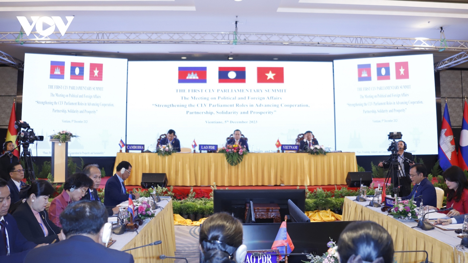 Uỷ Ban Đối ngoại họp trong Hội nghị cấp cao Quốc hội Campuchia - Lào - Việt Nam