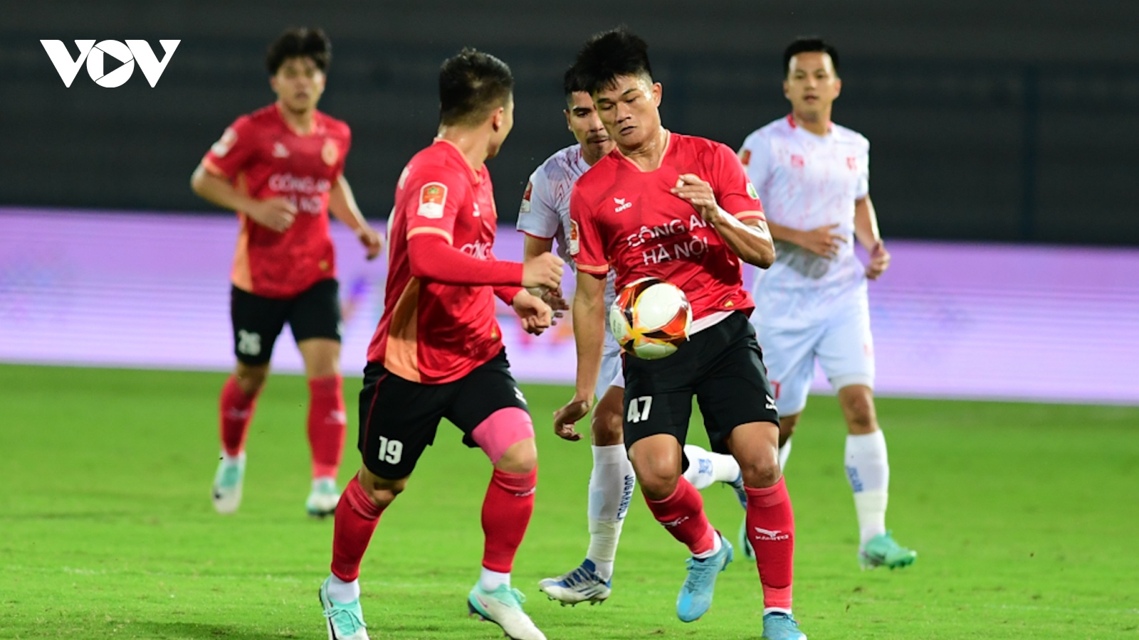 Bảng xếp hạng V-League 2023/2024 mới nhất: Nam Định dẫn đầu, CLB CAHN thất thế