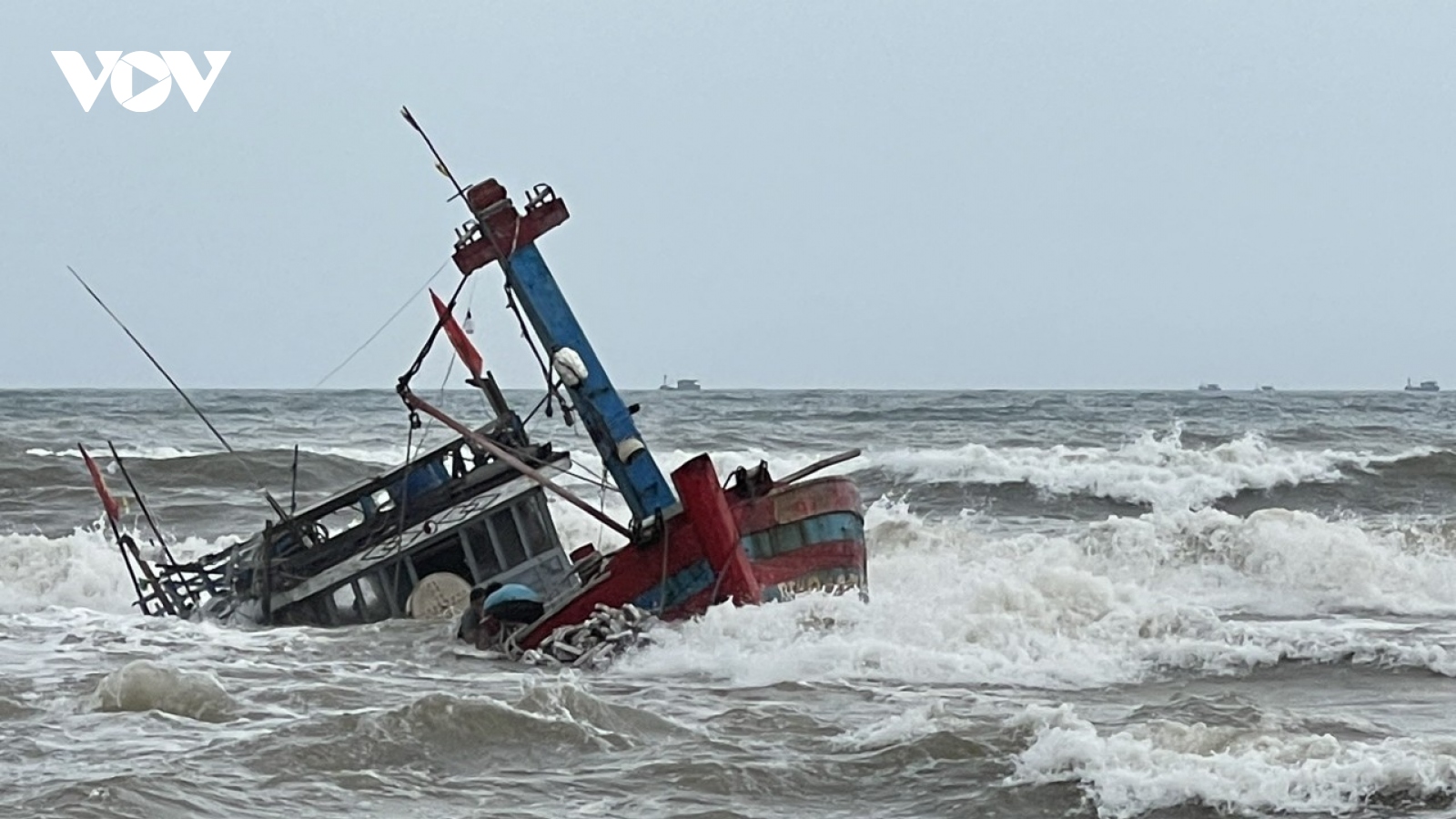 Hai thuyền viên tàu Gia Bảo 19 mất tích trên biển