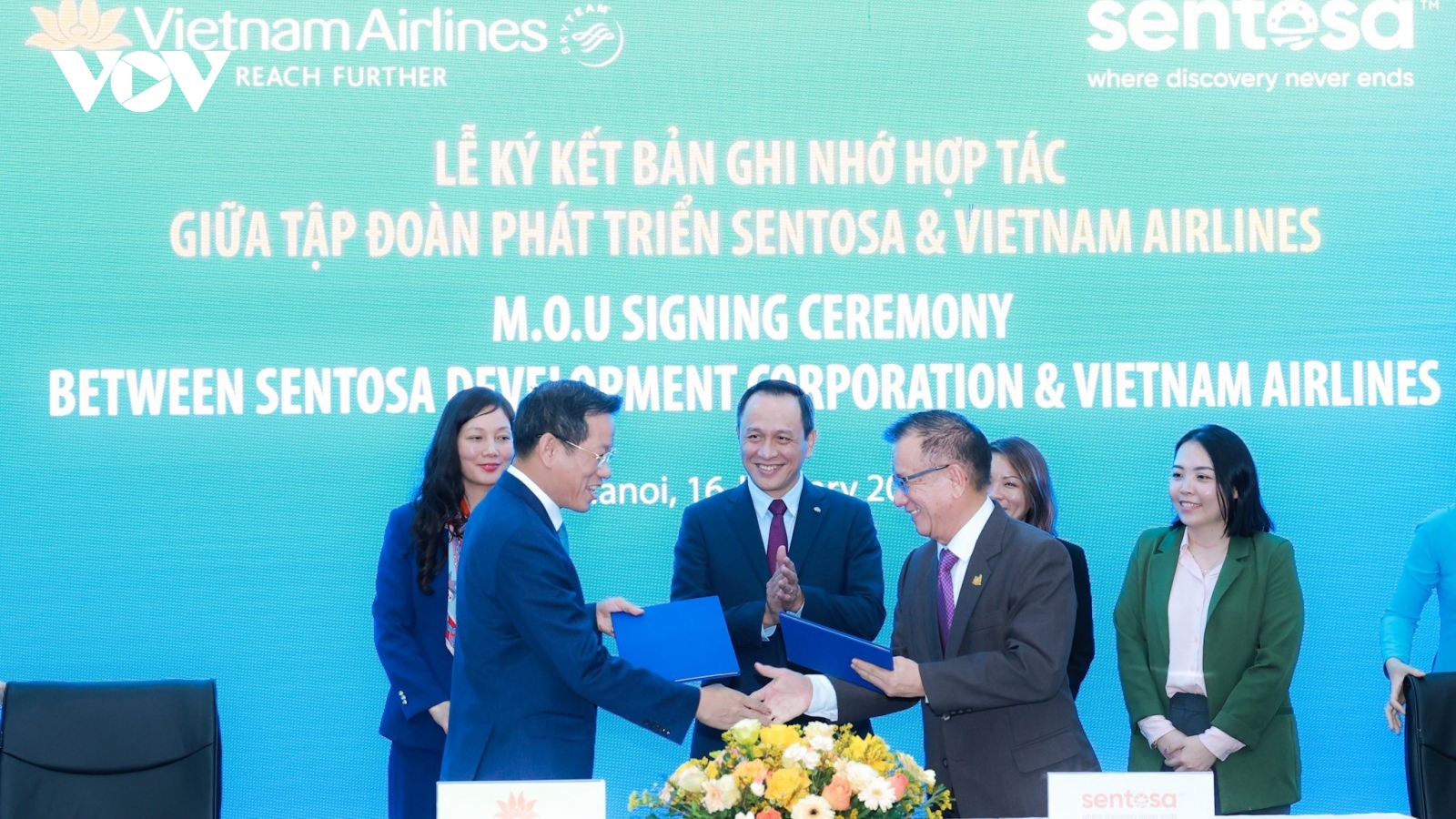 Vietnam Airlines và đối tác Sentosa, Singapore hợp tác quảng bá du lịch