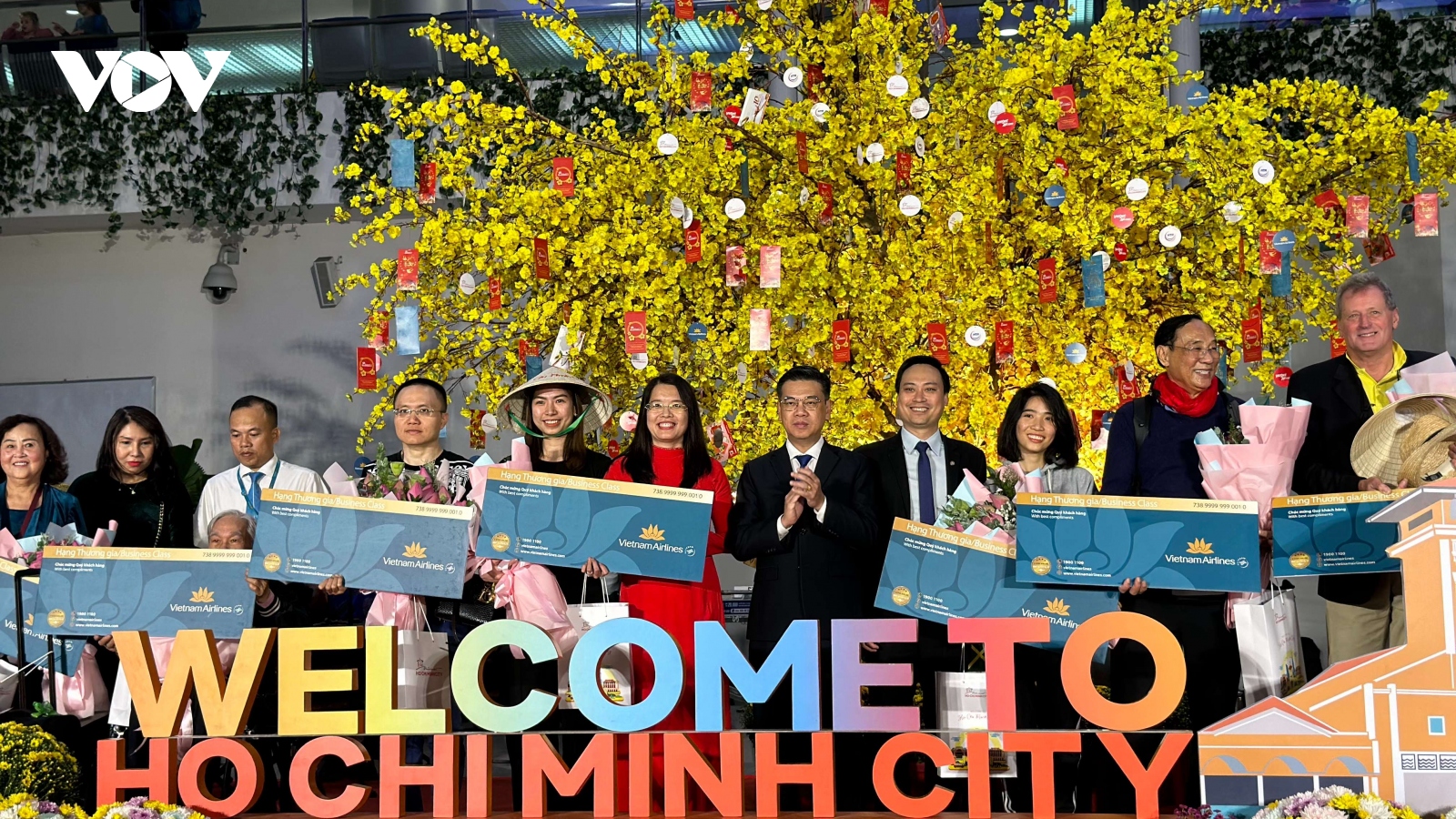 TP Hồ Chí Minh tiếp đón những du khách đầu tiên của năm mới