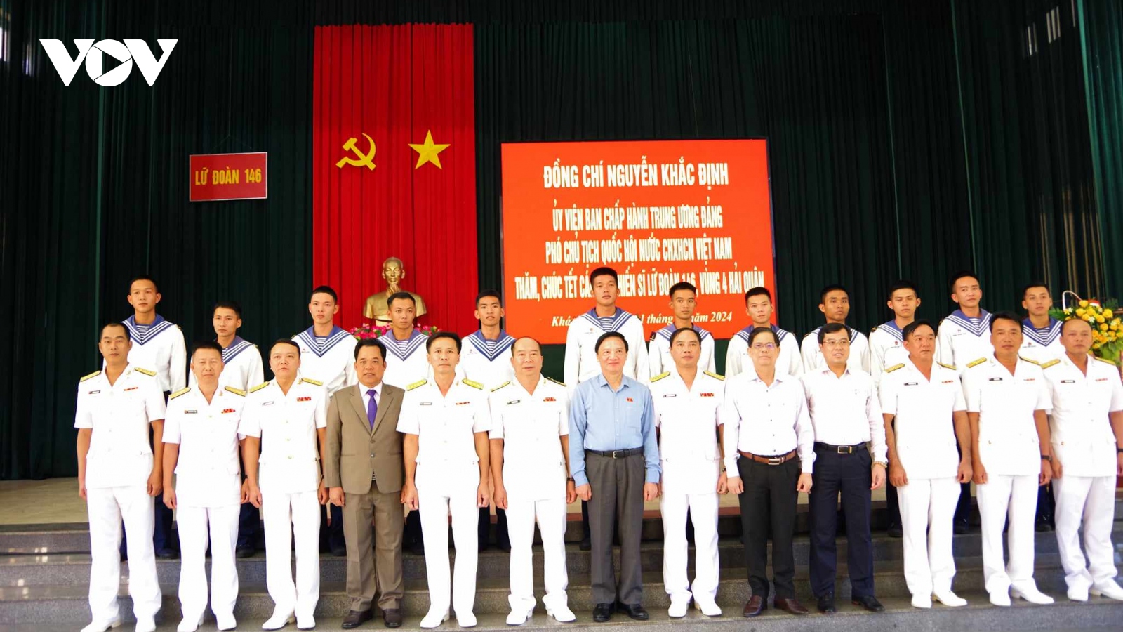 Phó Chủ tịch Quốc hội Nguyễn Khắc Định thăm và chúc Tết đoàn Trường Sa