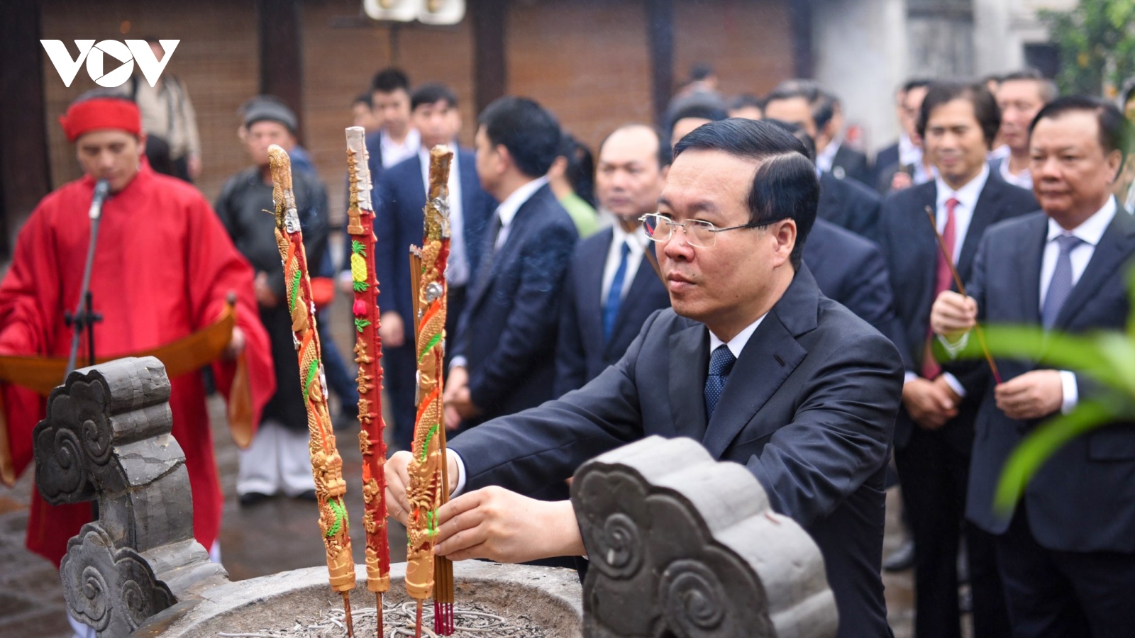 Chủ tịch nước dâng hương tưởng niệm Đức Vua An Dương Vương tại di tích Cổ Loa