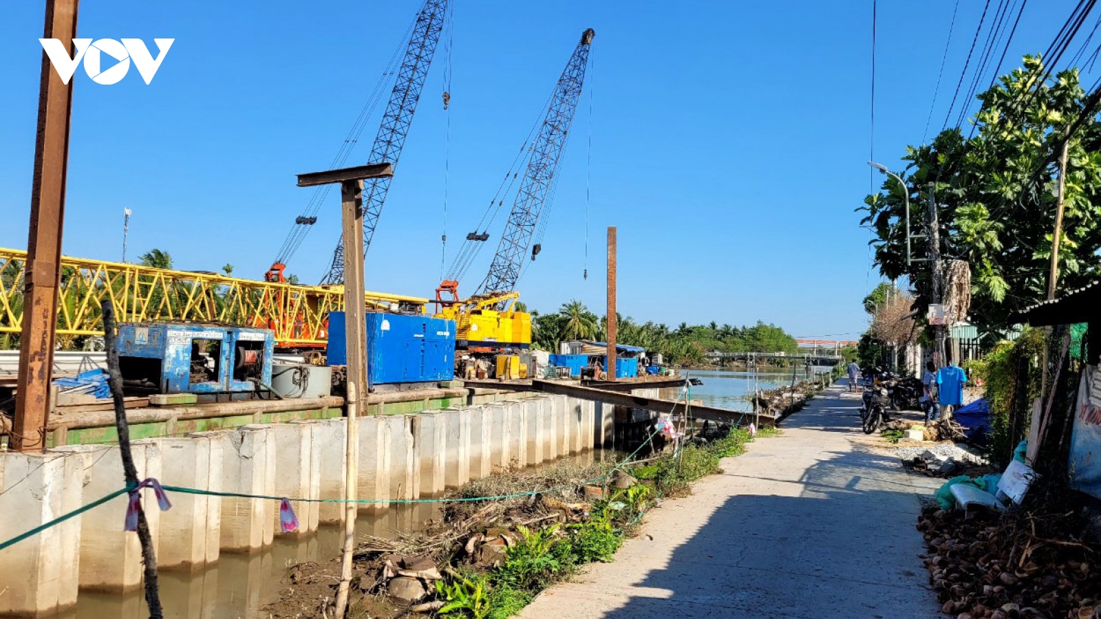 Dự án đường giao thông hai bên bờ sông Bảo Định, nhà thầu “nằm chờ” mặt bằng