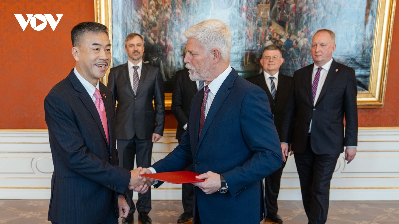 Đại sứ Dương Hoài Nam trình Thư Ủy nhiệm lên Tổng thống Séc