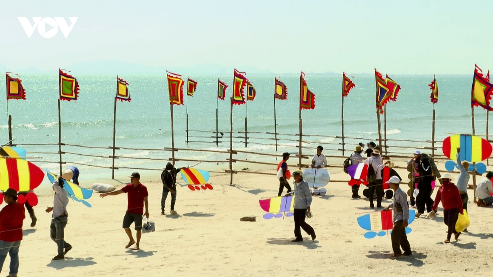 Nhiều trò chơi dân gian, hoạt động nghề biển tại lễ hội Dinh Cô – Long Hải