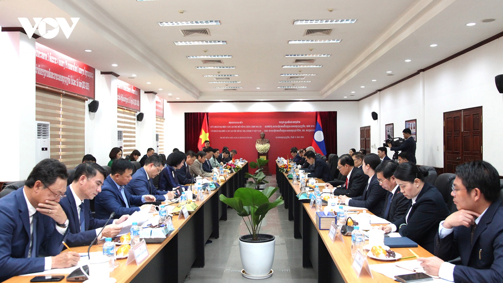 Hà Nội và Vientiane phấn đấu trở thành hình mẫu trong quan hệ hợp tác Việt - Lào