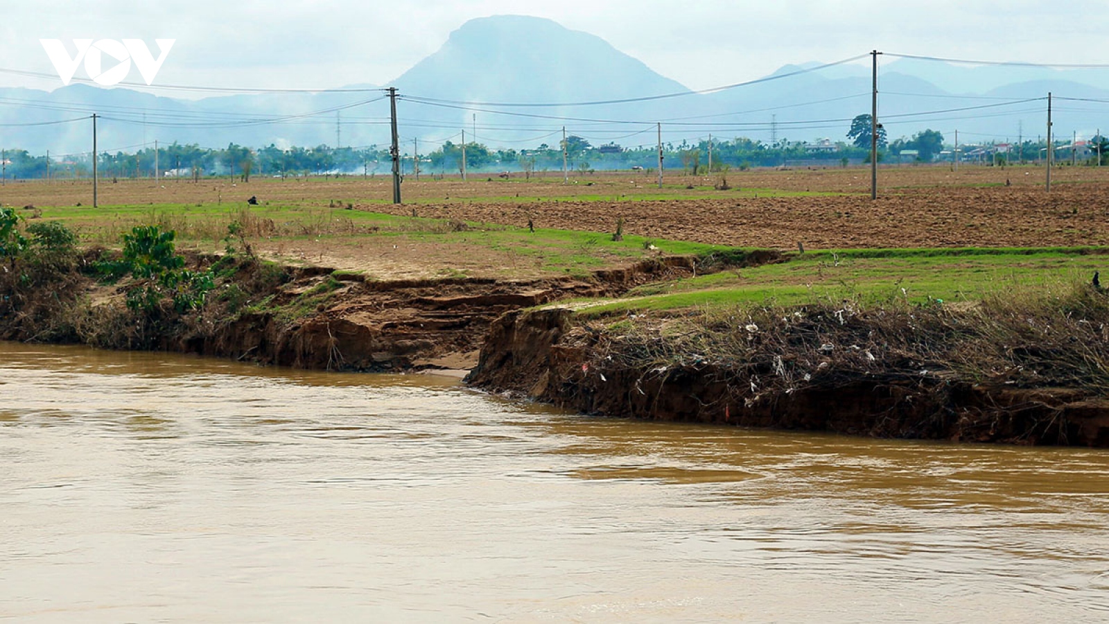 Quảng Nam xây kè chống sạt lở khẩn cấp bờ sông Quảng Huế