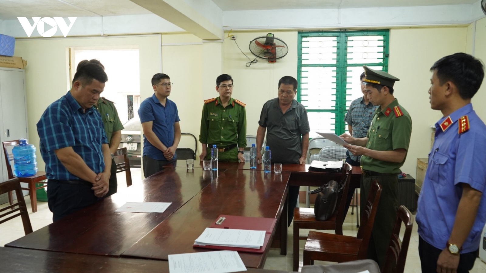 Bắt tạm giam Giám đốc Điện lực huyện Na Rì, tỉnh Bắc Kạn