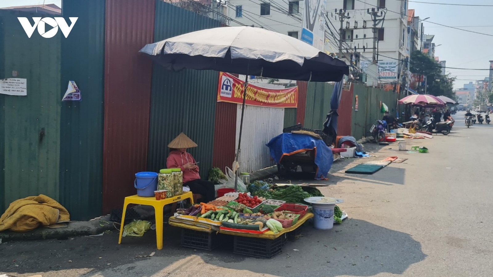 Tiểu thương buôn bán ở Bắc Ninh "nay đây mai đó" vì không có chợ