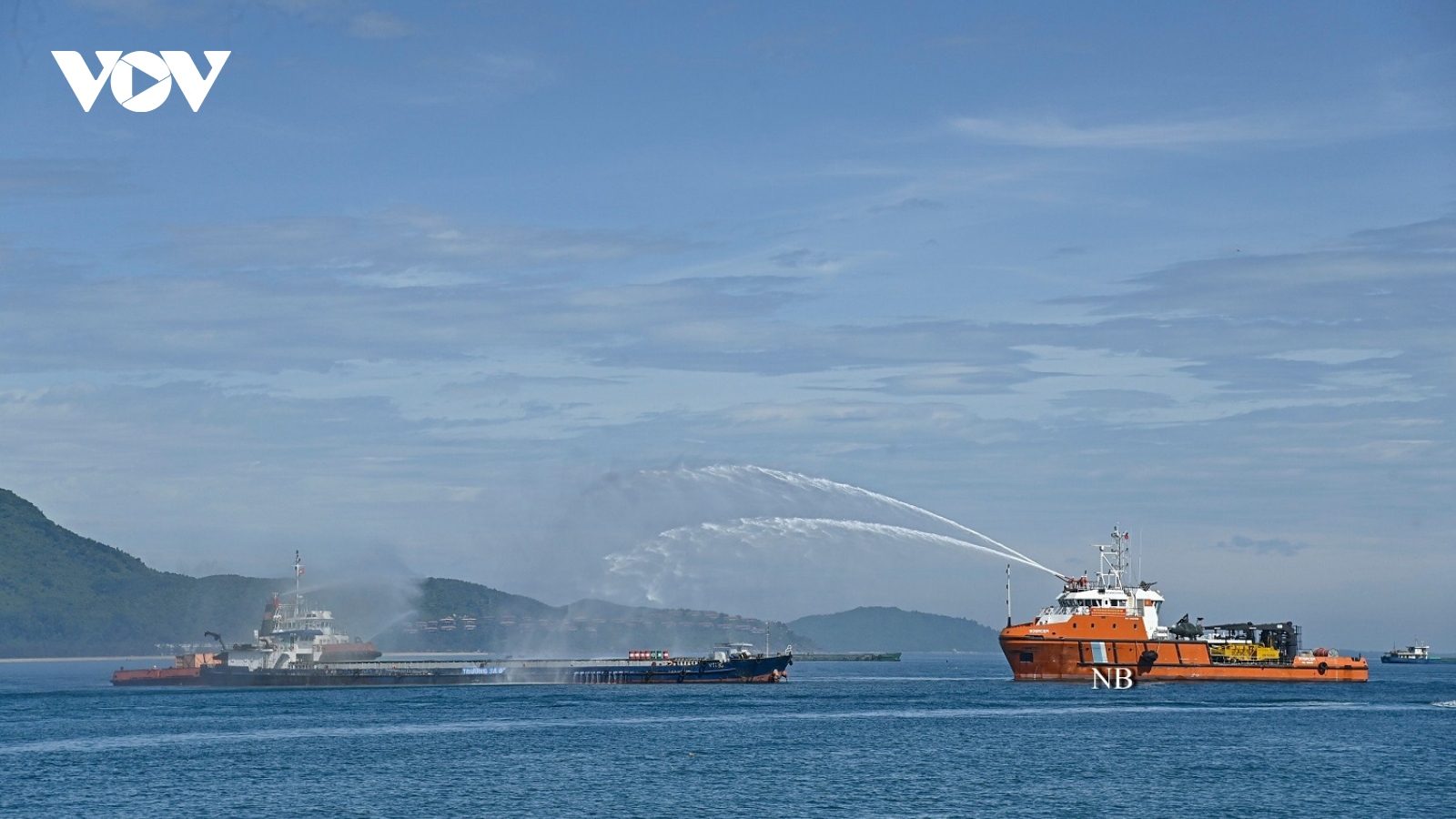 Hơn 1.000 người diễn tập ứng phó sự cố tràn dầu tại cảng Chân Mây, Huế