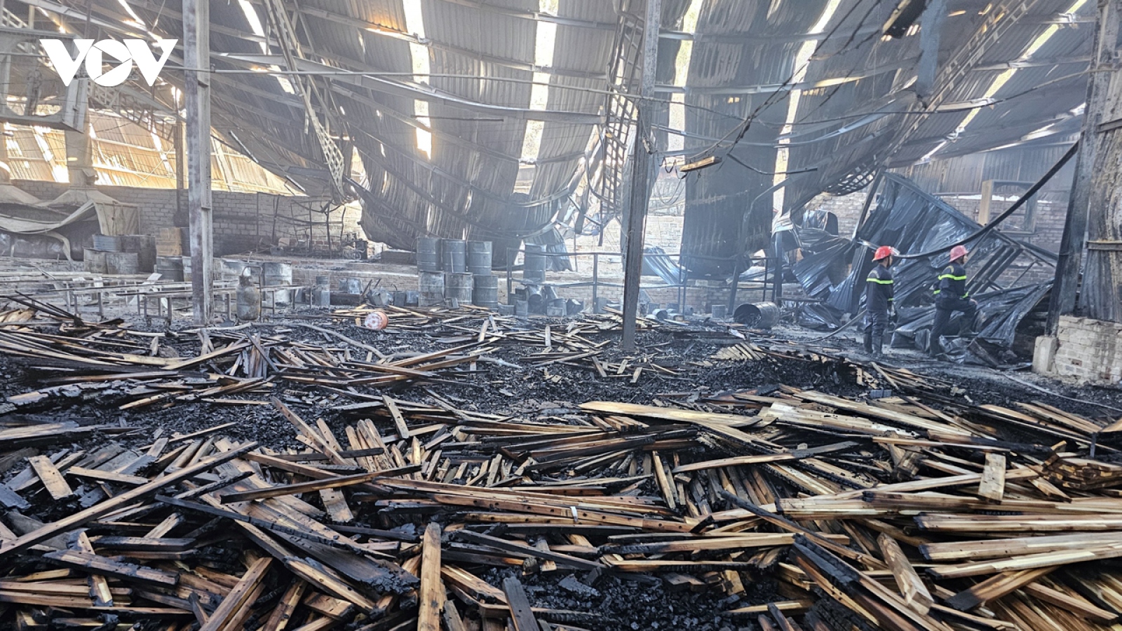 Khống chế đám cháy tại công ty gỗ ở Bình Định