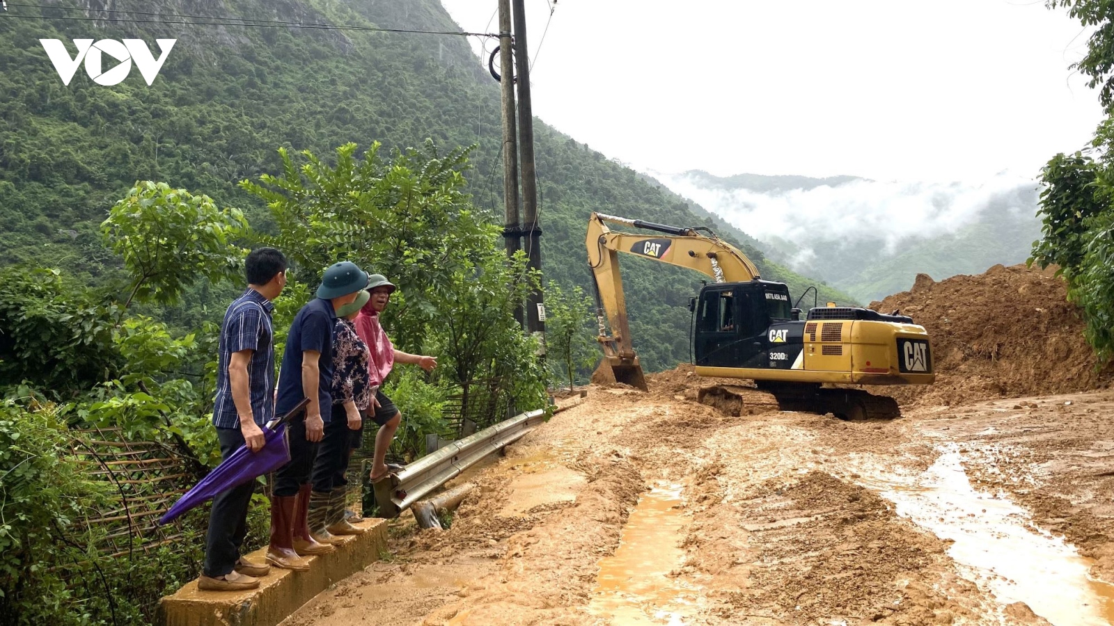Tăng cường đảm bảo giao thông mùa mưa lũ ở miền núi Sơn La