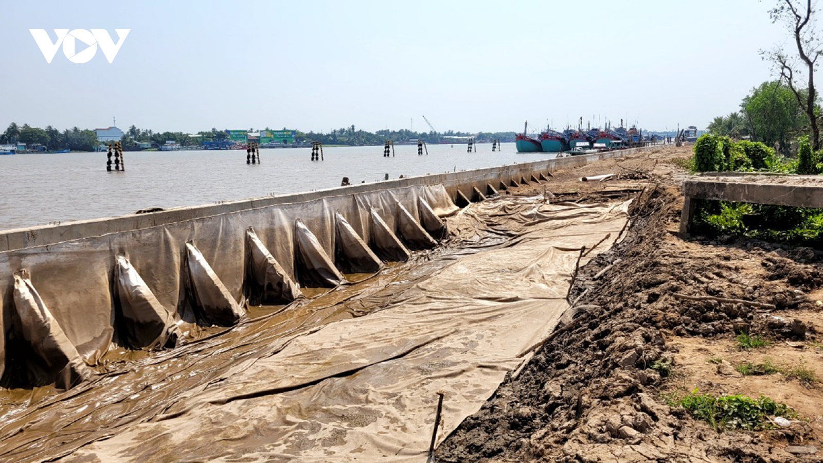 Nhiều công trình xây dựng ở Tiền Giang mỏi mòn trông chờ nguồn vật liệu cát