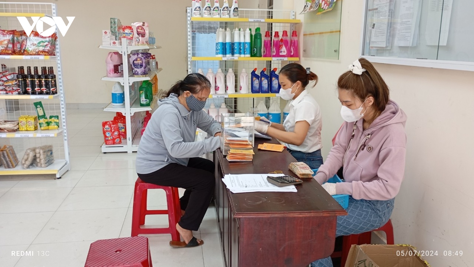Đà Nẵng đẩy mạnh chi trả lương hưu, chế độ bảo hiểm xã hội qua thẻ ATM