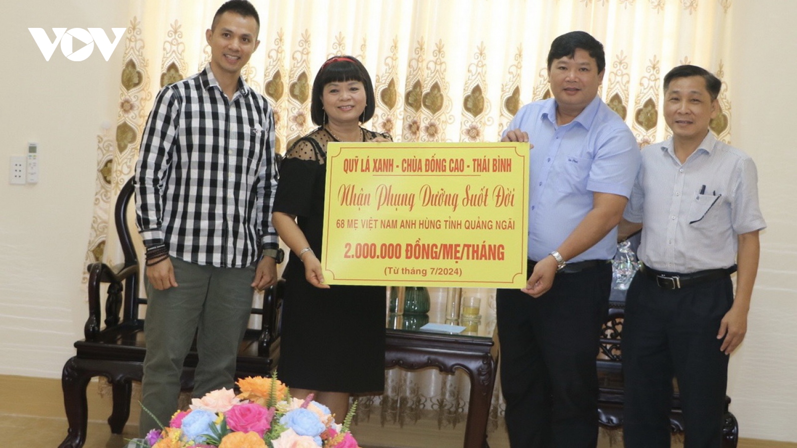 Trao gần 800 triệu đồng tiền phụng dưỡng cho các Mẹ Việt Nam Anh hùng