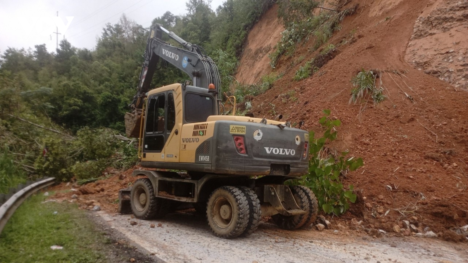 Cao Bằng thông xe tuyến Quốc lộ 3 sau nhiều giờ ngưng trệ