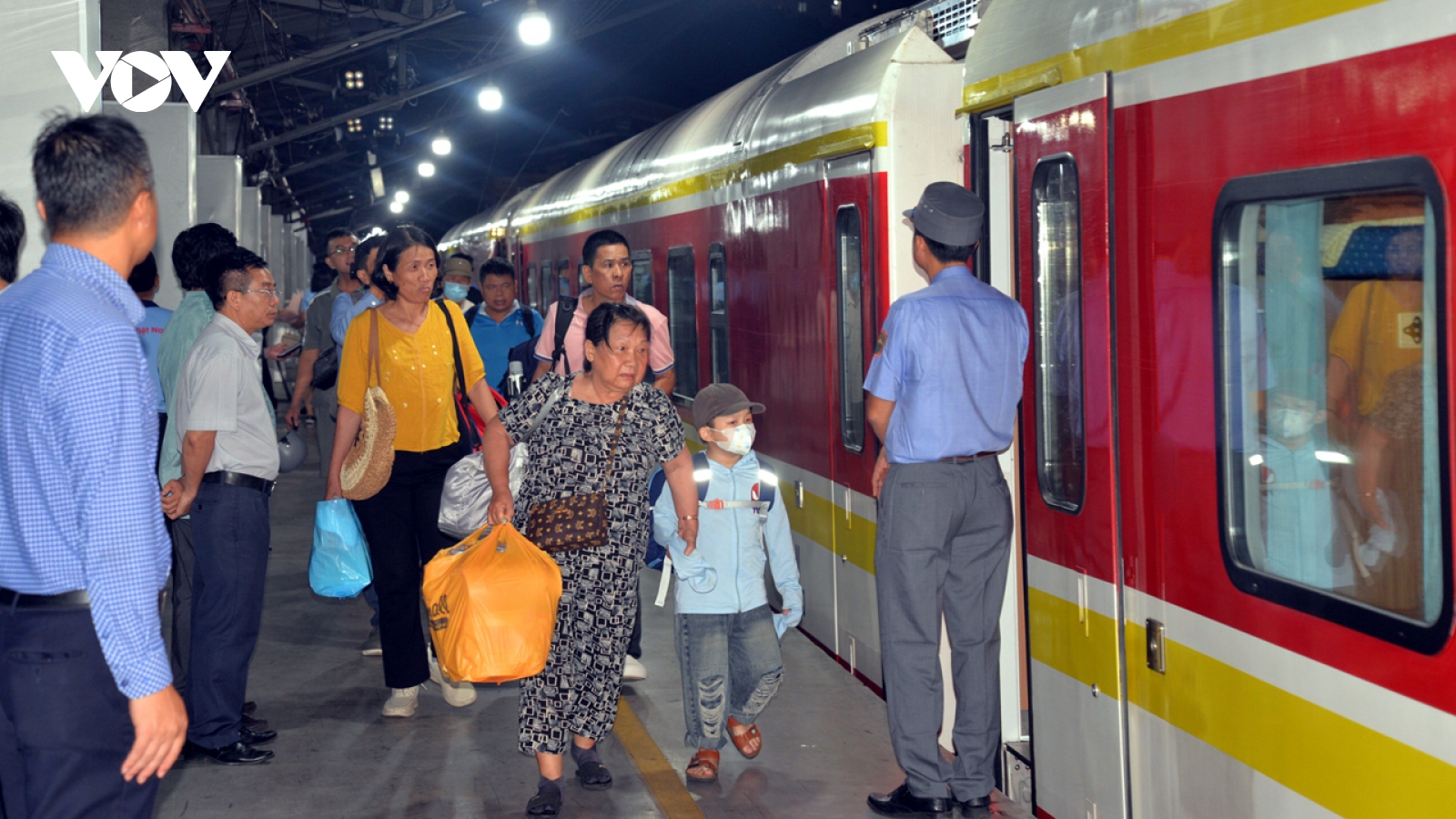 Đoàn tàu và tuyến đường sắt đầu tiên liên kết với tư nhân “hiện đại như máy bay”