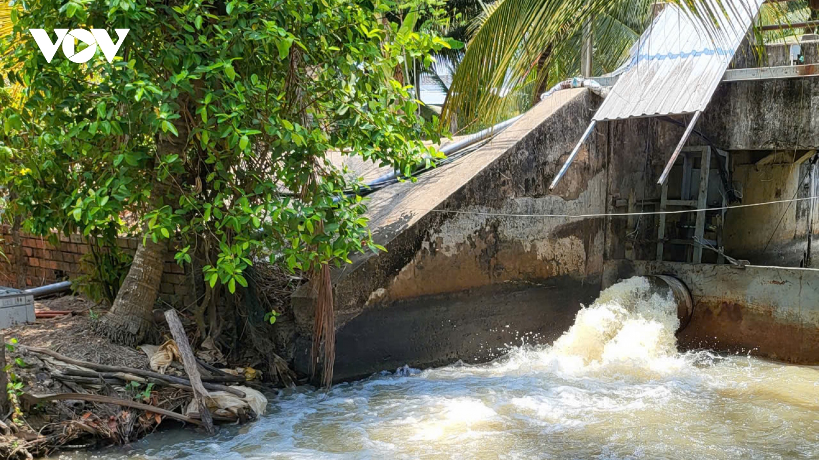 Hậu Giang triển khai nhiều biện pháp chủ động ứng phó lũ nội đồng