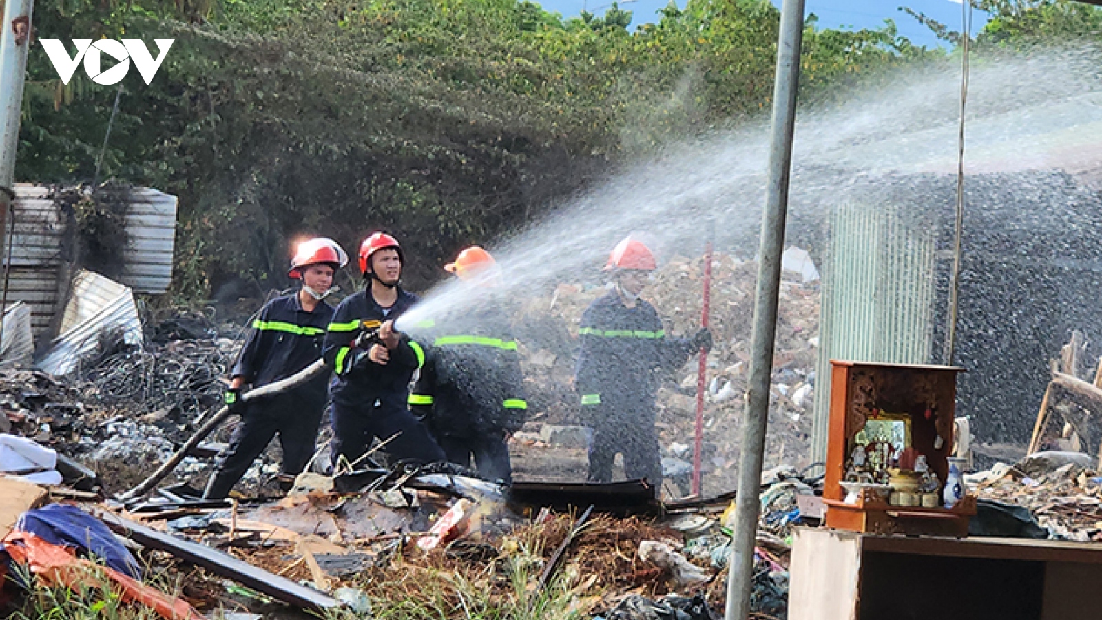 Đà Nẵng khống chế đám cháy bãi rác và phế liệu