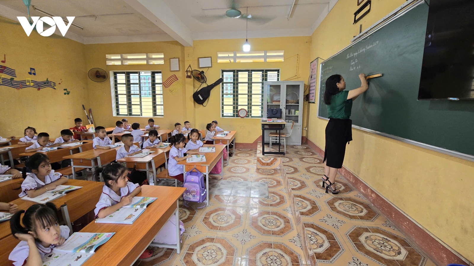 Vùng lũ Lào Cai gian nan ngày đầu đi học trở lại