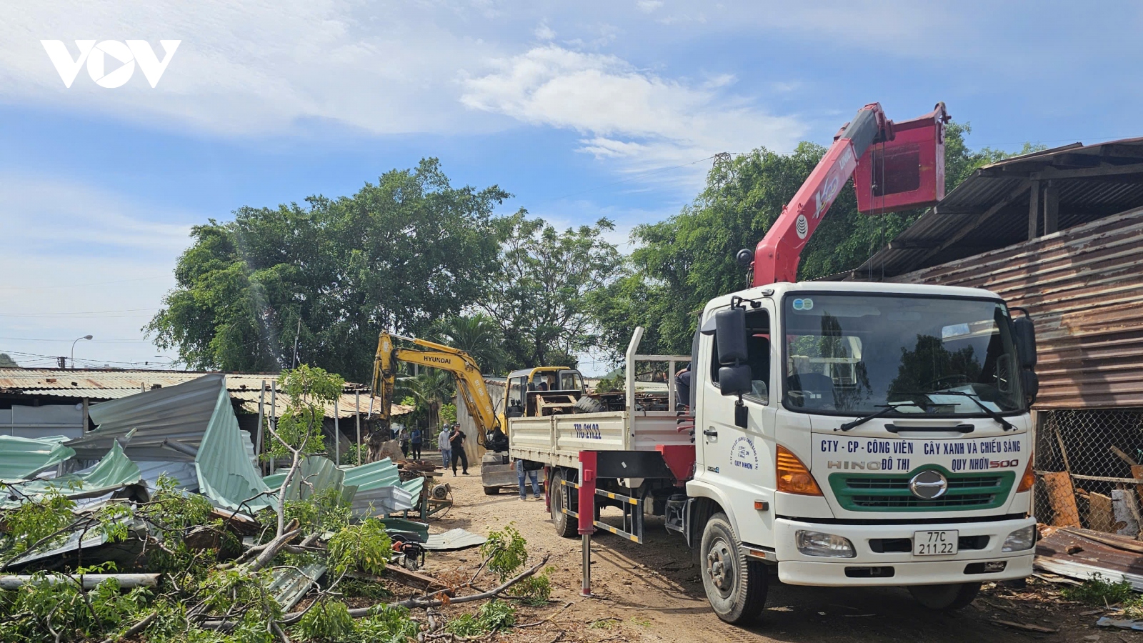 Cưỡng chế trường hợp lấn chiếm đất đai, xây dựng trái phép ở Quy Nhơn (Bình Định)