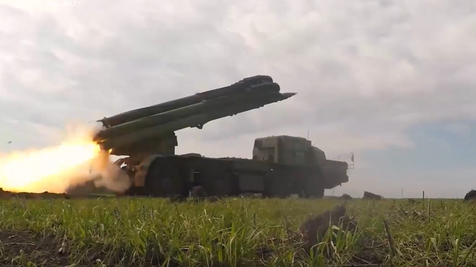 
        Nga tung video pháo phản lực Smerch tấn công mục tiêu tại Ukraine
                  
                              