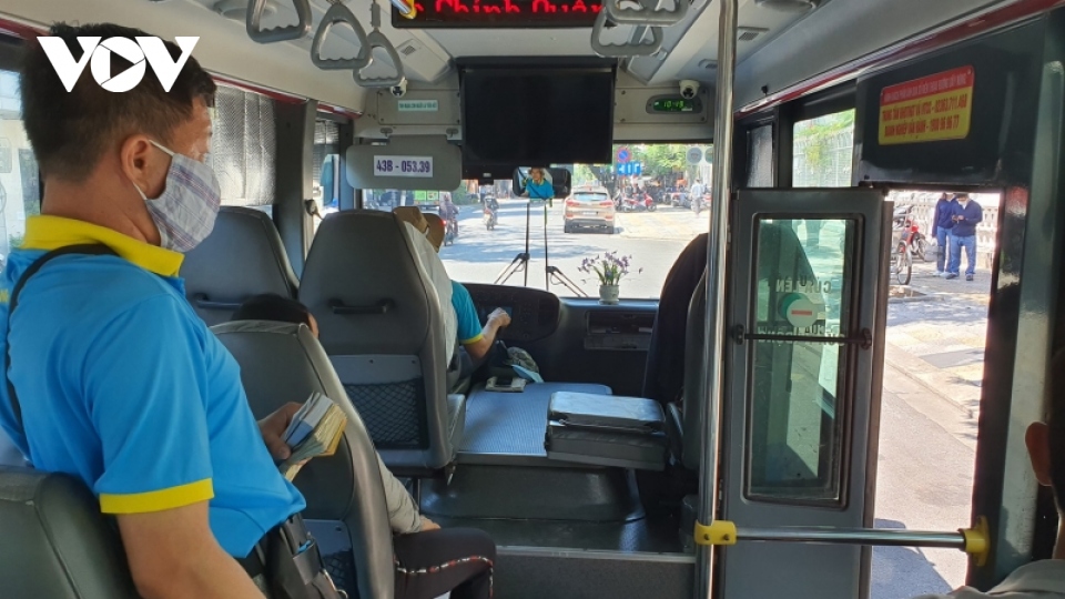 
        Xe buýt trợ giá ở Đà Nẵng càng chạy càng vắng khách
                              