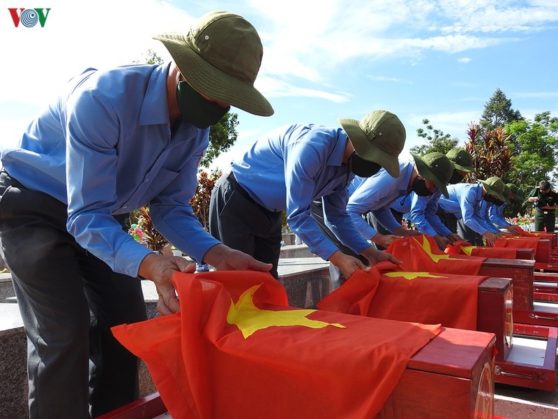 Kon Tum truy điệu, an táng 21 hài cốt liệt sỹ hy sinh tại Lào và Campuchia