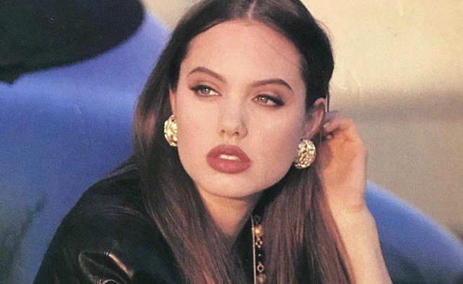 Tại sao Angelina Jolie là tiêu chuẩn vàng nhan sắc thế giới?