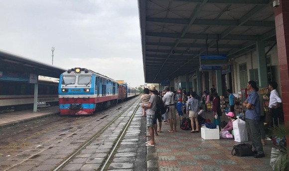 Đường sắt Bắc-Nam chạy lại đôi tàu SE1/2, tàu đi Nghệ An từ hôm nay