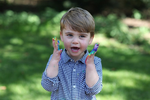Hoàng tử Anh “đốn tim” với vẻ tinh nghịch đáng yêu trong dịp sinh nhật