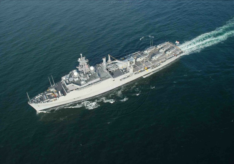 Hải quân Ấn Độ sẵn sàng điều tàu chiến sơ tán công dân khỏi Vùng Vịnh